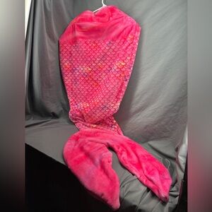 Comfy Tails  Mermaid Tails Throw Pink, Super Soft!  21 X 44